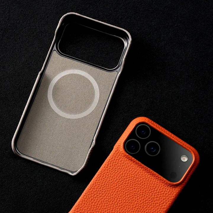 Patina Leather Iphone 17 Case